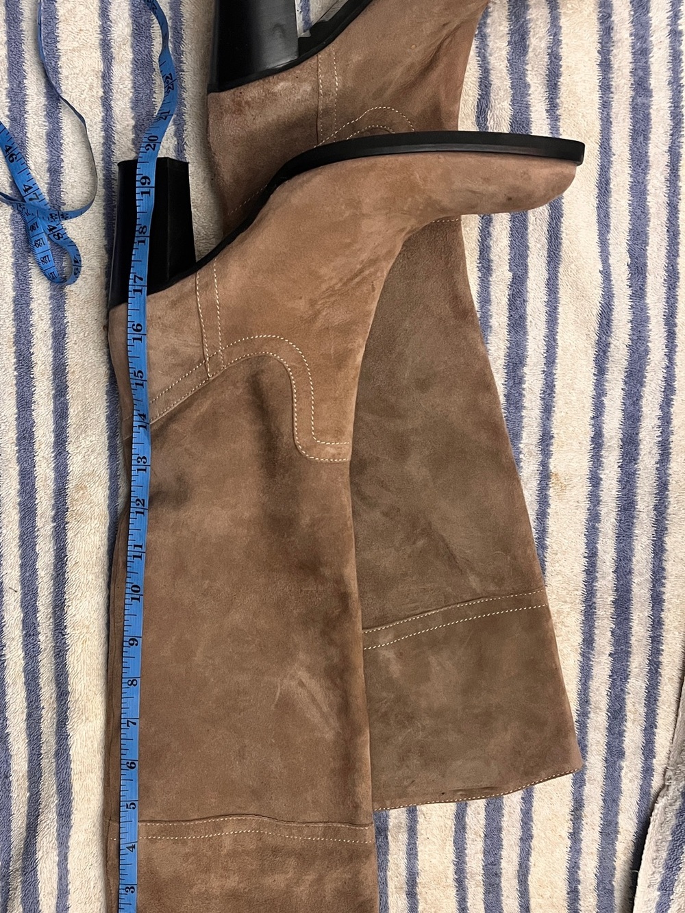 Suede Knee-High Heeled Boots in Taupe